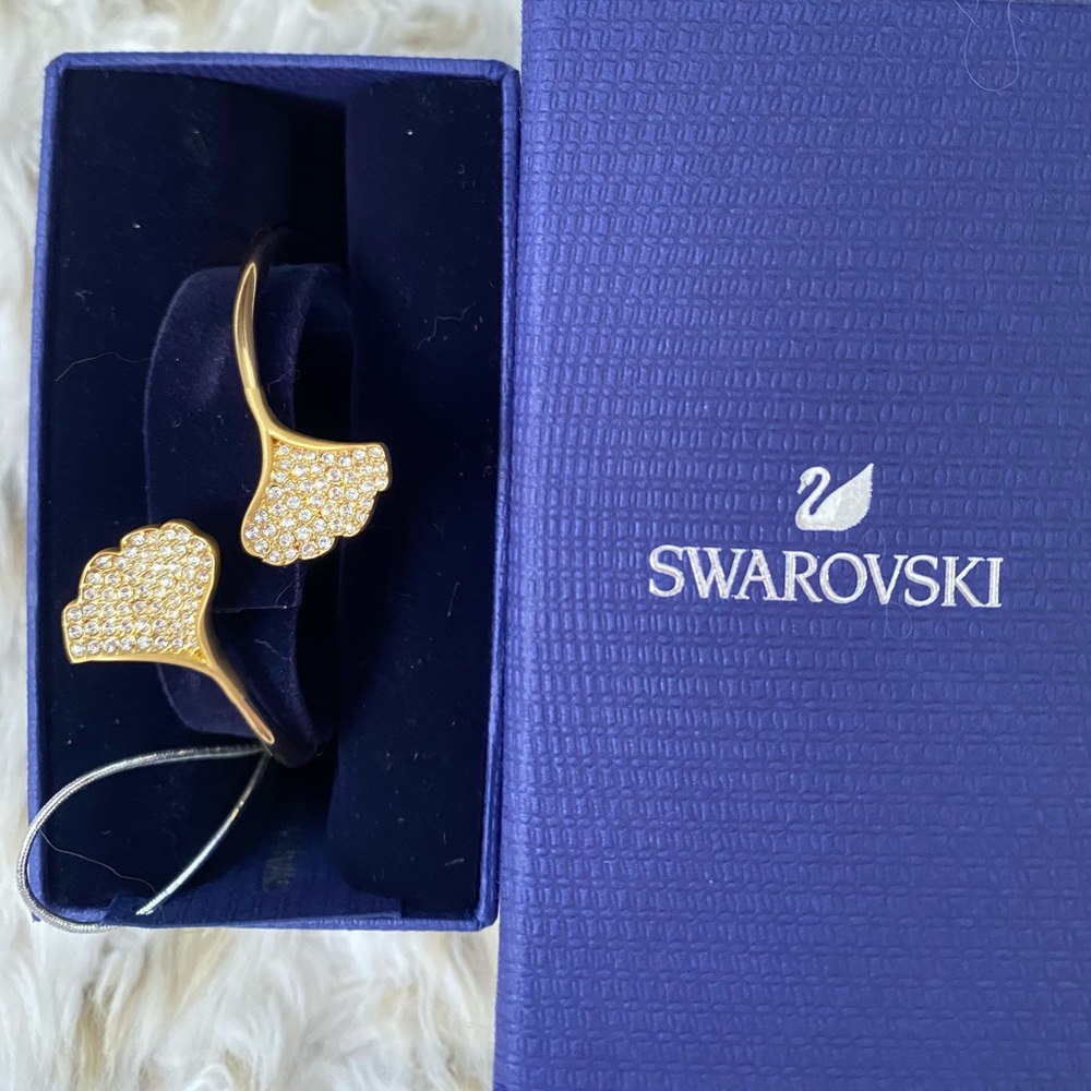 Gorgeous Swarovski Bangle